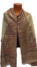 Beautiful Woolen Fashionable Shawl