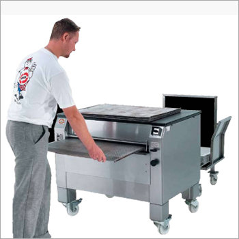Automatic Baking Pan Cleaner