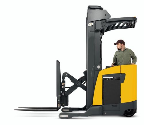 Reach Truck Battery Operated