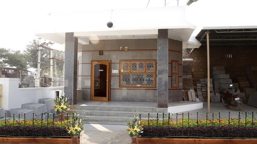 2nd Unit Office Premises - Concrete, Stone 800 Sq Ft, 3 Rooms | Ample Space, Prime Location, Modern Design, Secure Premises, Parking Available