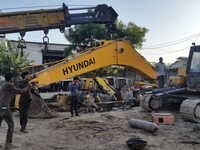 Hyundai R-210/ R-215/ R-220 Excavator Boom and Stick