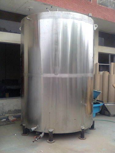 VERTICAL STORAGE TANK