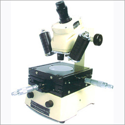Toolmakers Microscope Profile Projector