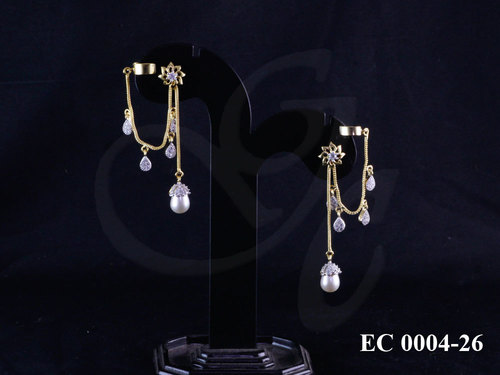 EAR CUFF