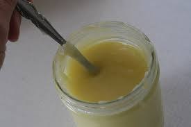 Moisturising Cream With Beeswax By SAILLON PHARMA