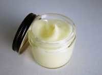 Moisturising lotion with Bees Wax