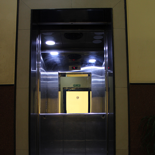 Mall passenger lifts