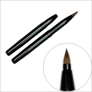 RUMI lip brush