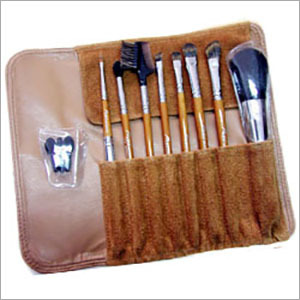 Handsome Brown Kit - Goat, Squirrel & Sable Hair, 10x6 Inches, Faux Leather Case | 10 Brushes, Wood Handles, Roll-up Case, Portable Design
