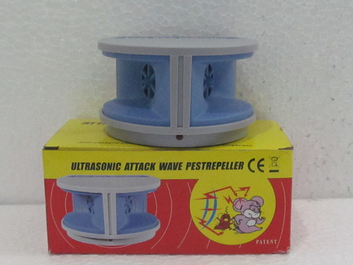 Dual Speaker Ultrasonic Pest Repeller