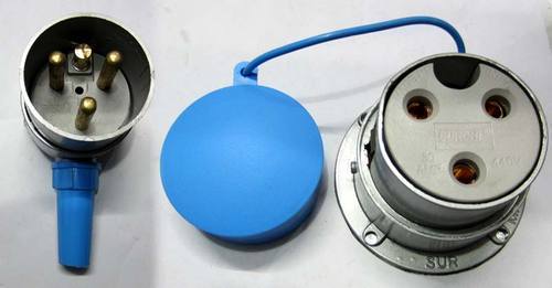 METAL CLAD PLUG AND SOCKET