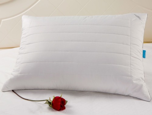white luxury pillows