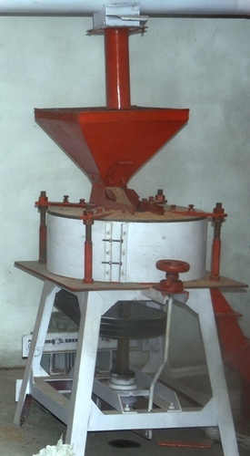 Flour Grinding Machine Capacity: 250 Kg/Hr