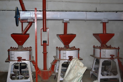 Atta Chakki Plant Capacity: 700 Kg/Hr Kg/Hr
