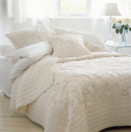 Silhouette Quilted Bed Cover Silhouette Quilted Bed Cover