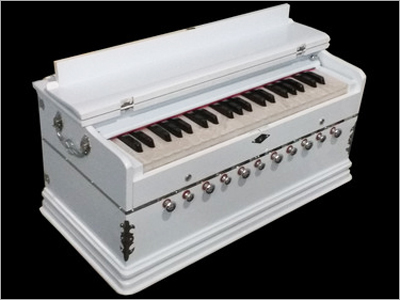 White Harmonium Application: Professional Singing