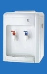 Table top water dispensers