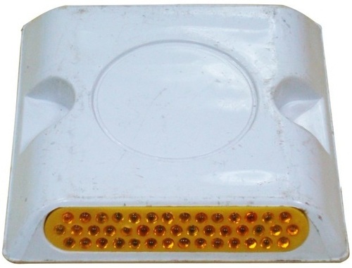 सौर स्टड