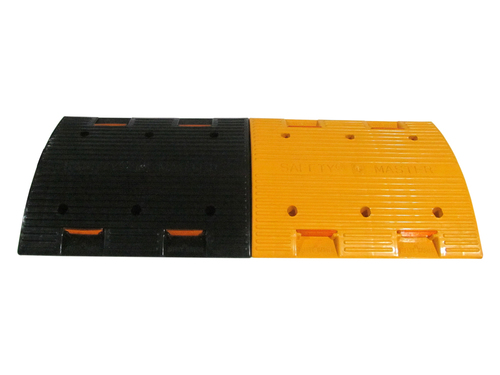 Plastic Speed Breakers Size: 350W * 250L * 50H Mm