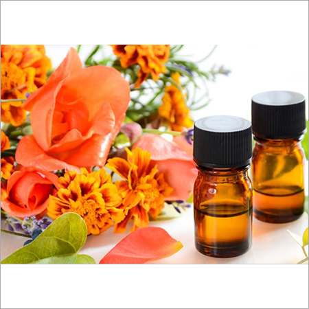 Tagetes Essential Oil - Herbal Extract, Light Yellow Color | High Purity 98%, Mild Aromatic Smell, Antimicrobial Properties, Insecticidal and Sedative Uses