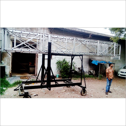 TILTABLE TOWER LADDER