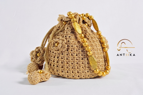 Crochet potli