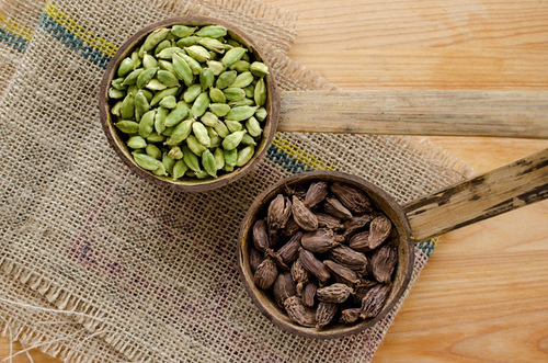Green Cardamom And Black Cardamom Grade: Food Grade