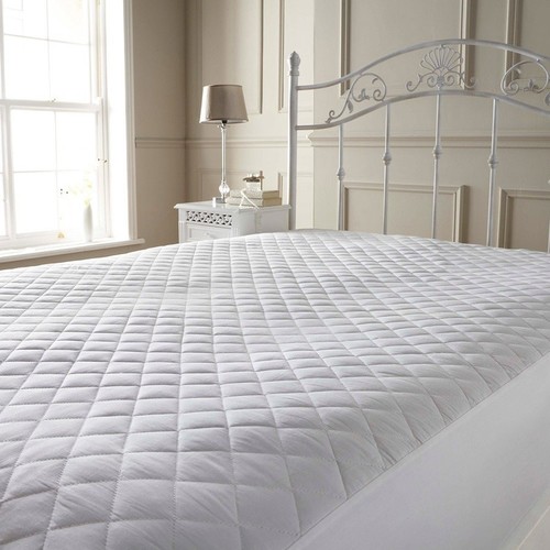 Quilted Mattress Protector By GLOBAL LINEN COMPANY