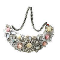 White Glass Beads Flower Design Necklace