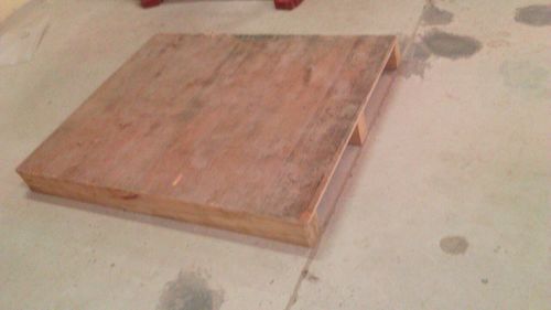 Plywood pallets
