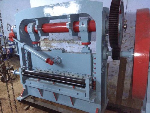 Expanded metal sheet clearance making machine