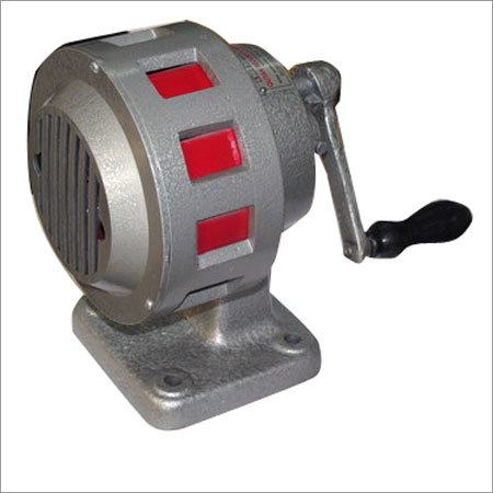 Hand Operated Siren - Aluminium Casting, 1km Range, 6.5 kg Weight | Suitable For Office Use, Floor Mounted