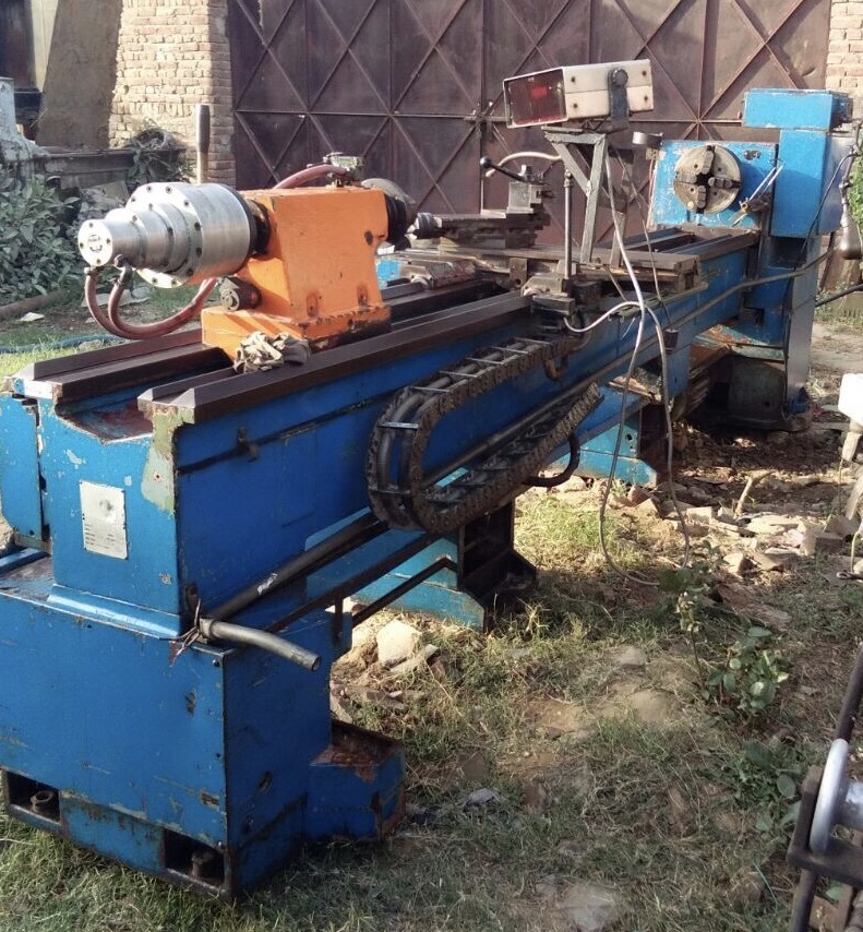 Poreba Lathe 500 X 3000 Mm - Automatic Grade: Semi Automatic