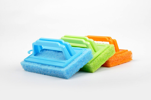 scouring pad with handle