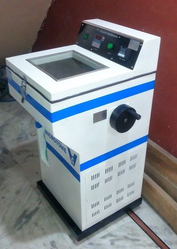 Cryostate Microtome