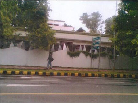 Compound Wall Construction Services