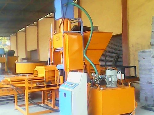 Yellow Color Paver Making Machine