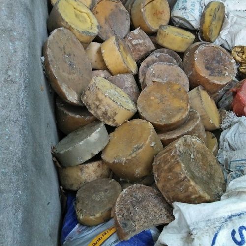 Bee's wax- semi filtered