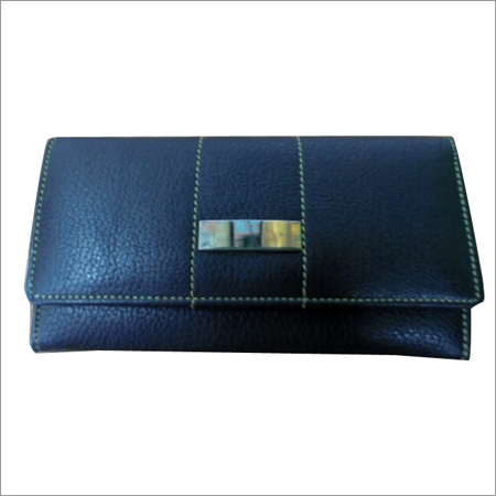 Ladies Bifold Leather Pouch