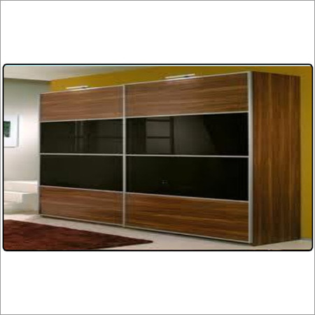 Lacquered Glass Sliding Wardrobe