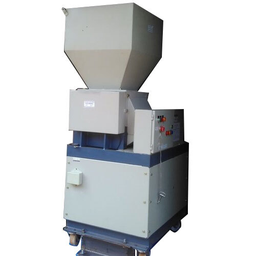 Pet Bottle Shredder Bin Capacity: 80- 140 Liter (L)