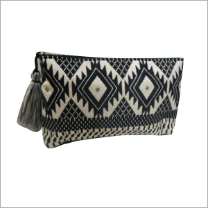 HAND BAG MADE OF DARI