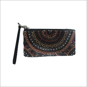 WRIST BEADED CLUTCH