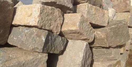 Girt Boulder Stone