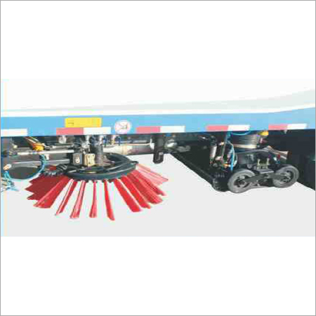 Independent Sweeping Brush