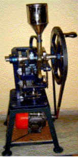 TABLET MAKING MACHINE (MOTOR OPERATED By SHAMBOO SCIENTIFIC GLASS WORKS