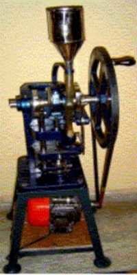 TABLET MAKING MACHINE (MOTOR OPERATED)