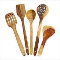 लकड़ी के रसोई के बर्तन