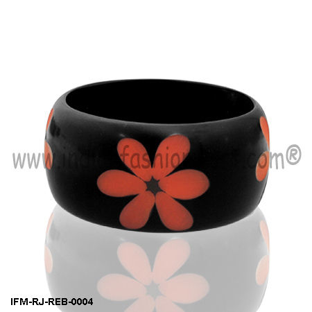 Naughty Daisy - Resin Bangle Gender: Women