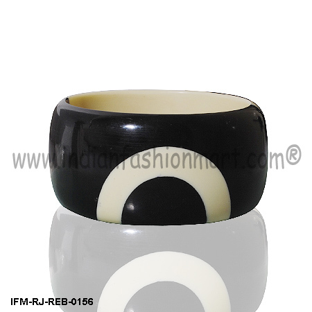 Arc of Passion - Resin Bangle